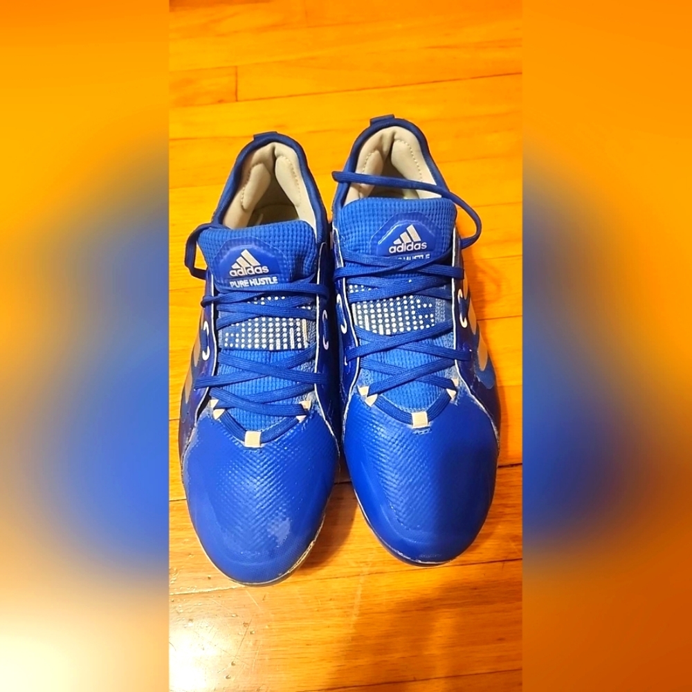 Size 9 Women's softball cleats